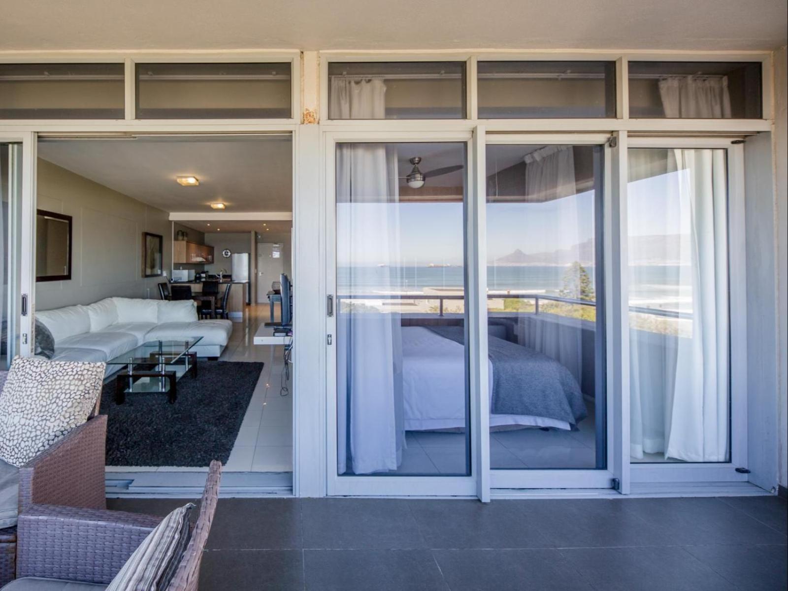 Infinity Self Catering Apartments Bloubergstrand Rum bild