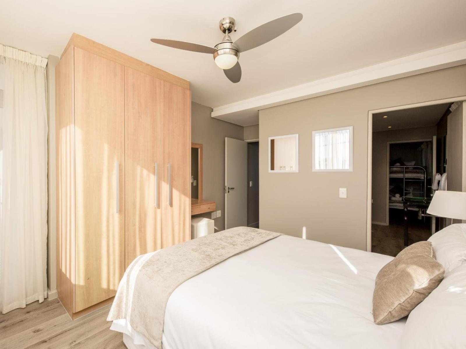 Infinity Self Catering Apartments Bloubergstrand Rum bild